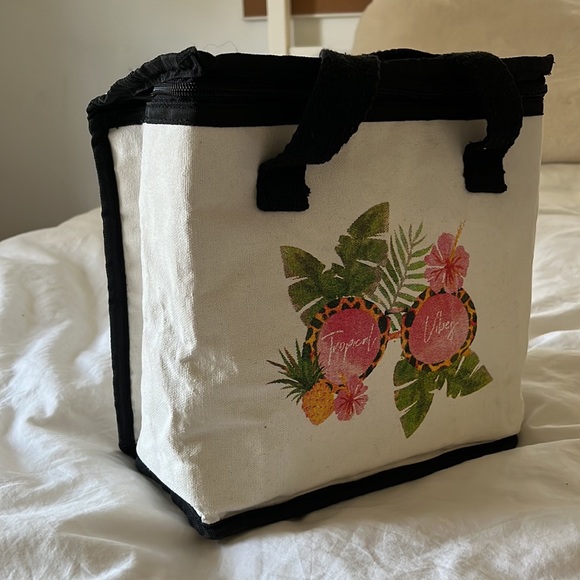 Cute Lunch Box - Picture 2 of 4